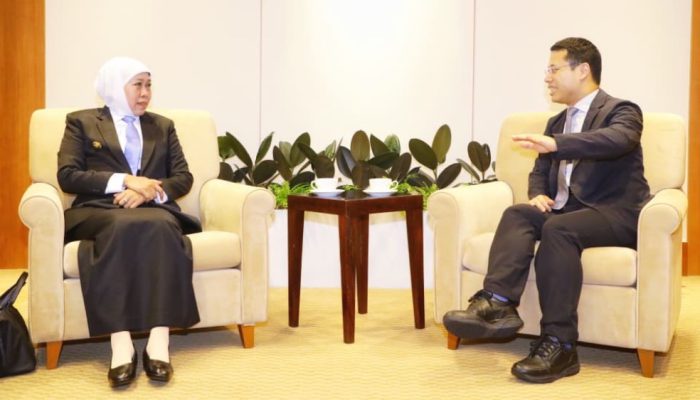 Langkah Awal RISING Fellowship, Gubernur Khofifah Gelar Pertemuan Strategis dengan Menteri Pendidikan Singapura