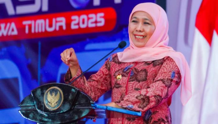 Gubernur Khofifah Lepas Enam Truk Produk Ekspor IKM Desa Devisa Senilai Rp5,8 Miliar