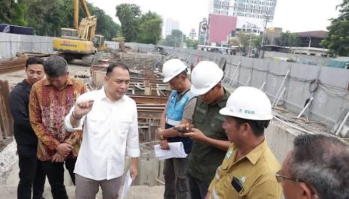 Sidak Mengejutkan: Eri Cahyadi Temukan Proyek Rumah Pompa Masih Amburadul, Kontraktor Terjepit Tenggat