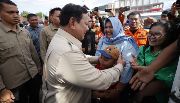 Prabowo Instruksikan Percepatan Perbaikan Jalur Transportasi dan Listrik di Sumatera