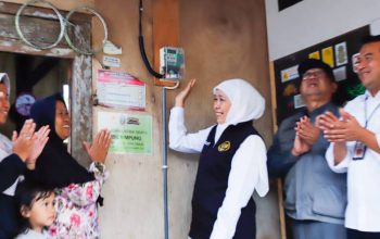 Gubernur Khofifah Targetkan Percepatan Elektrifikasi 100 Persen, Siap Pasang Listrik Gratis Bagi 3.400 Rumah Tangga Miskin di Jatim