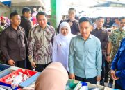 Gubernur Khofifah Dampingi Wapres Gibran Tinjau Pasar Gelondong Gede Tuban, Pastikan Stok Bahan Pokok Aman