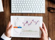 IHSG Ditekan Aksi Profit Taking, Saham Tambang dan Bank Terkoreksi