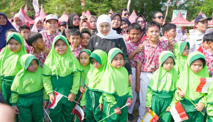 Gubernur Khofifah, Kaka Slank dan Bupati Lindra Tanam Cemara Udang di Festival Mangrove Jatim ke-10, Perkuat Indonesia sebagai Kiblat Mangrove Dunia
