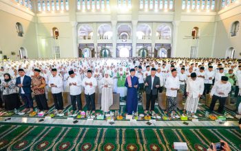 Gubernur Khofifah Hadiri Tabligh Akbar Menuju IGIC 2026, Tegaskan Masjid sebagai Simpul Peradaban dan Perdamaian Global