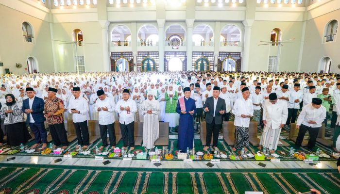 Gubernur Khofifah Hadiri Tabligh Akbar Menuju IGIC 2026, Tegaskan Masjid sebagai Simpul Peradaban dan Perdamaian Global