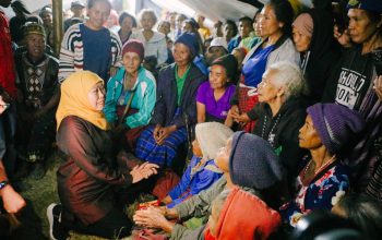 Gubernur Khofifah Salurkan Bantuan Rp3 Miliar untuk Korban Gempa Flores, Fokus Logistik hingga Trauma Healing