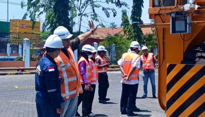 Terminal Nilam Bersiap Operasikan E-RTG Baru, Aspek Keselamatan Jadi Perhatian