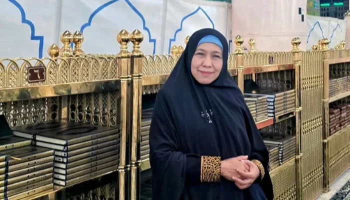 Masuk Raudhah, Khofifah Ajak Jamaah Perbanyak Ibadah dan Teladani Sayyidah Aisyah RA