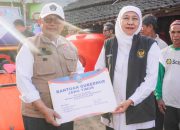 Khofifah Dorong Salat Istisqa dan OMC Hadapi Kekeringan, 120 Rit Air Bersih Digelontorkan ke Blitar