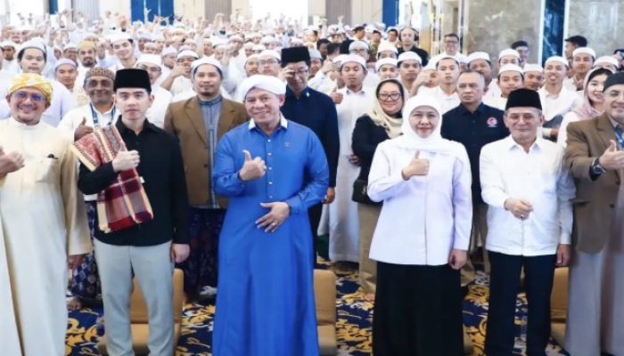 Dari Kitab Kuning ke Kecerdasan Buatan, Khofifah Optimistis Santri Jadi Pemimpin Masa Depan