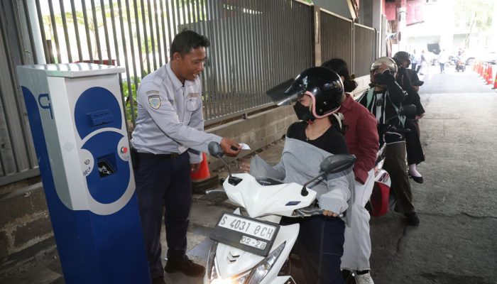 Eri Cahyadi Ajak Warga Aktif Melapor, Aduan Masyarakat Jadi Bahan Evaluasi Pemkot Surabaya