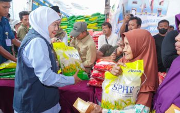 Warga Batuputih Sumenep Rasakan Manfaat Pasar Murah Khofifah, Harga Pangan Lebih Hemat dan Ada Hadiah