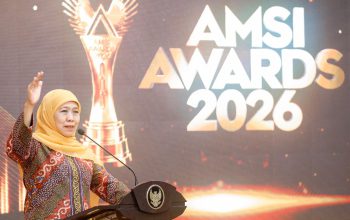 Khofifah Terima Penghargaan AMSI Awards 2026, Diapresiasi atas Komitmen Perkuat Jurnalisme Siber