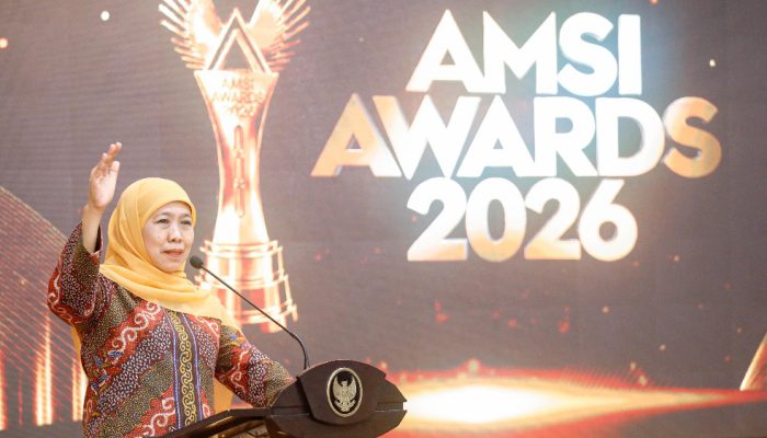 Khofifah Terima Penghargaan AMSI Awards 2026, Diapresiasi atas Komitmen Perkuat Jurnalisme Siber